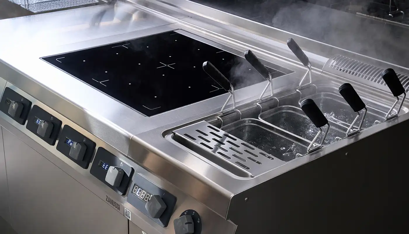 06-high-quality-steel-safety-hygiene-evopro-700e900-zanussi-1400x800